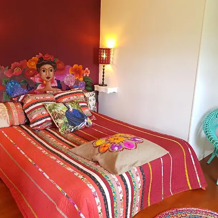 Le Manoir Shagall Bed and Breakfast *